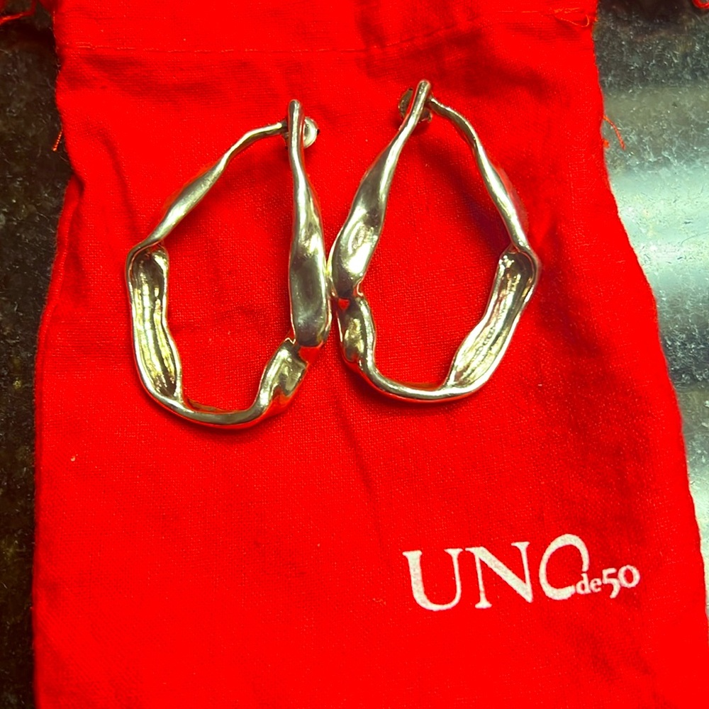 Unode50 Uno De 50 Tide Silver Hoop Earrings